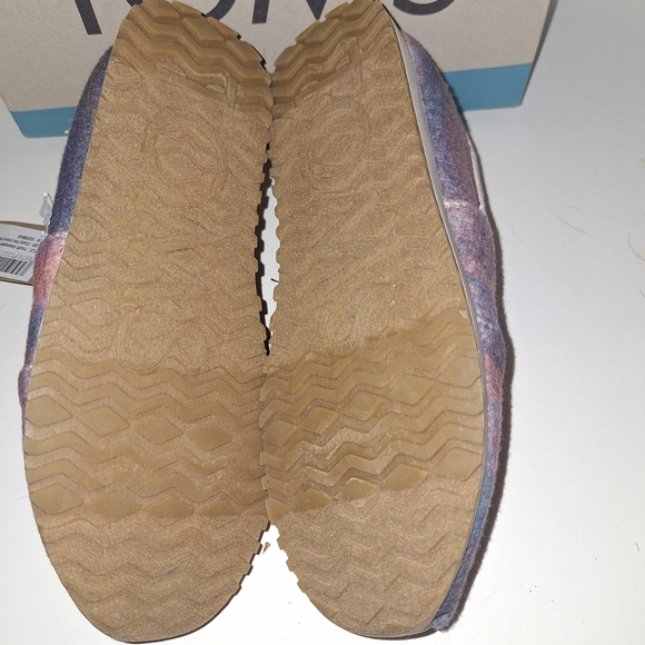 TOMS Multicolor Slip-On Shoes - Picture 4 of 5